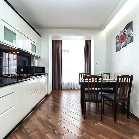Cozy Apartment On Belvedere Iwano-Frankiwsk Exterior foto