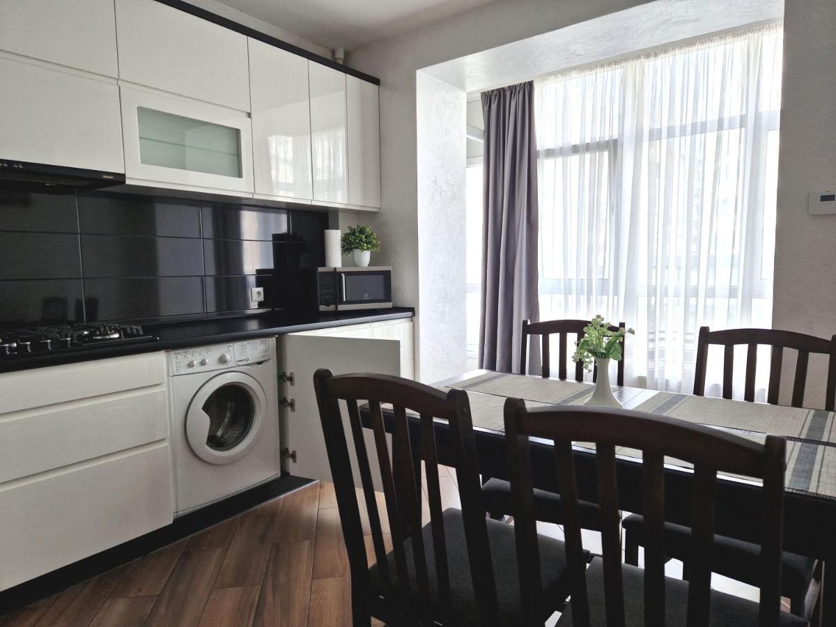 Cozy Apartment On Belvedere Iwano-Frankiwsk Exterior foto